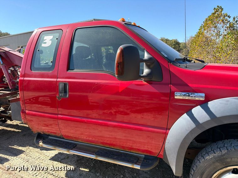image for item FM6582 2006 Ford F450 Ext. Cab tow truck