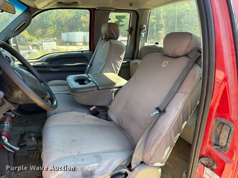 image for item FM6582 2006 Ford F450 Ext. Cab tow truck