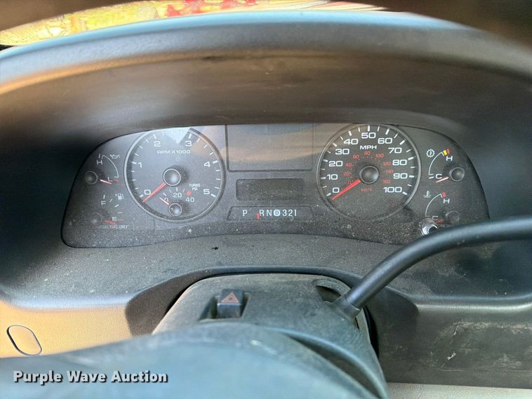 image for item FM6582 2006 Ford F450 Ext. Cab tow truck