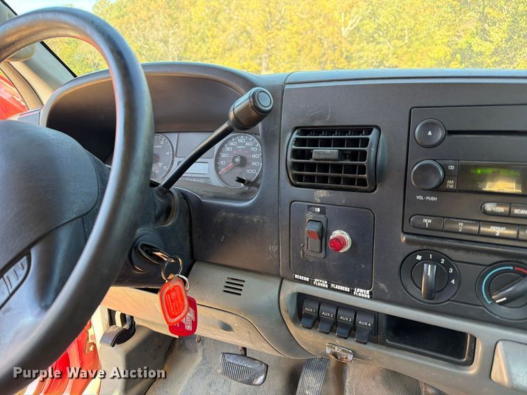 image for item FM6582 2006 Ford F450 Ext. Cab tow truck