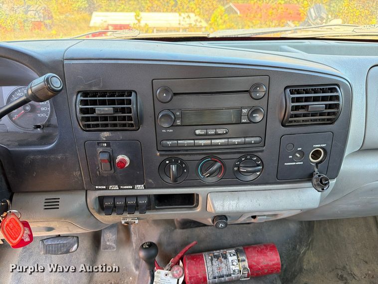 image for item FM6582 2006 Ford F450 Ext. Cab tow truck