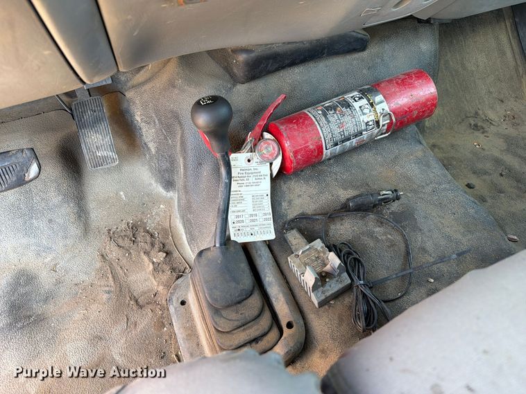 image for item FM6582 2006 Ford F450 Ext. Cab tow truck