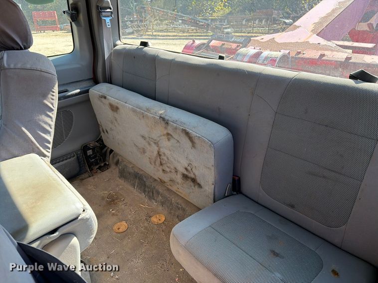 image for item FM6582 2006 Ford F450 Ext. Cab tow truck