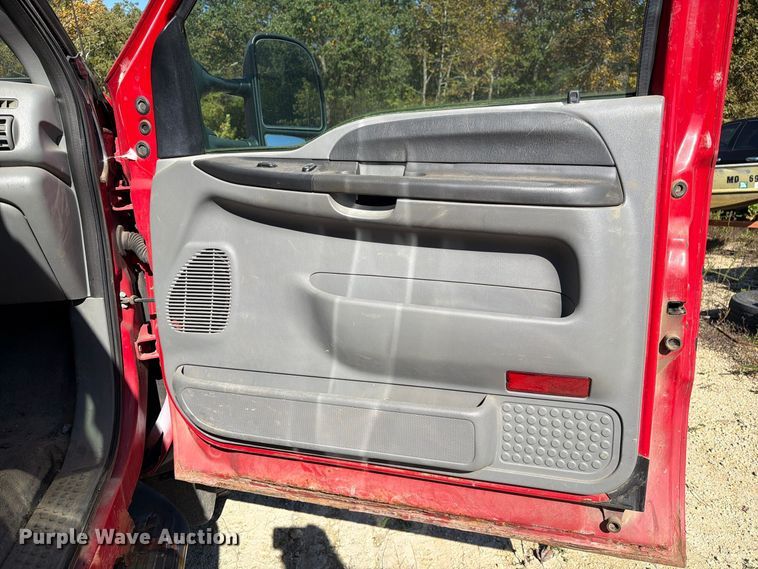 image for item FM6582 2006 Ford F450 Ext. Cab tow truck