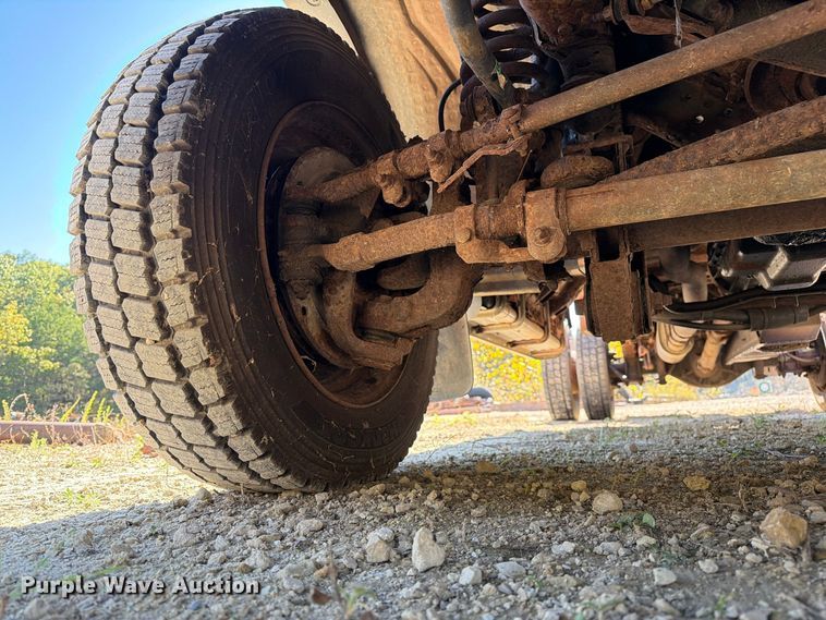 image for item FM6582 2006 Ford F450 Ext. Cab tow truck
