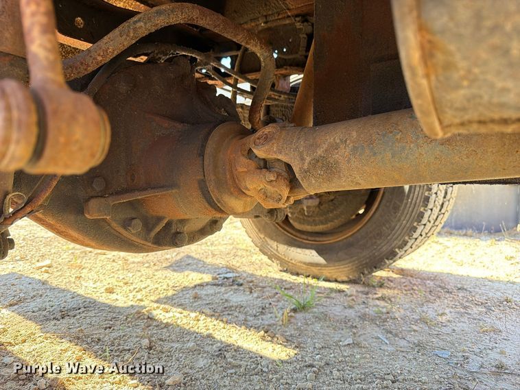image for item FM6582 2006 Ford F450 Ext. Cab tow truck