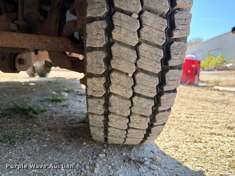 image for item FM6582 2006 Ford F450 Ext. Cab tow truck