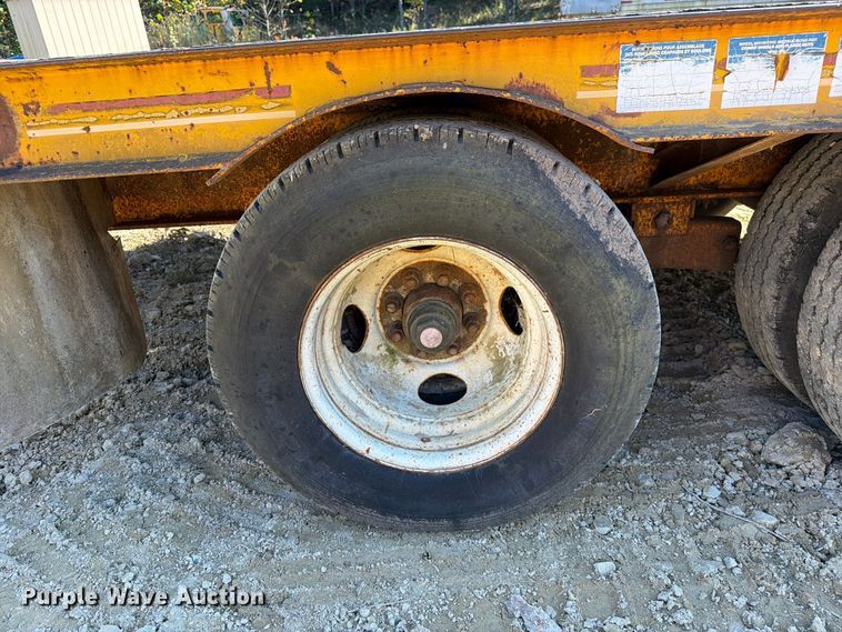 image for item FM6601 1990 CZ Engineering CZ24KT equipment trailer