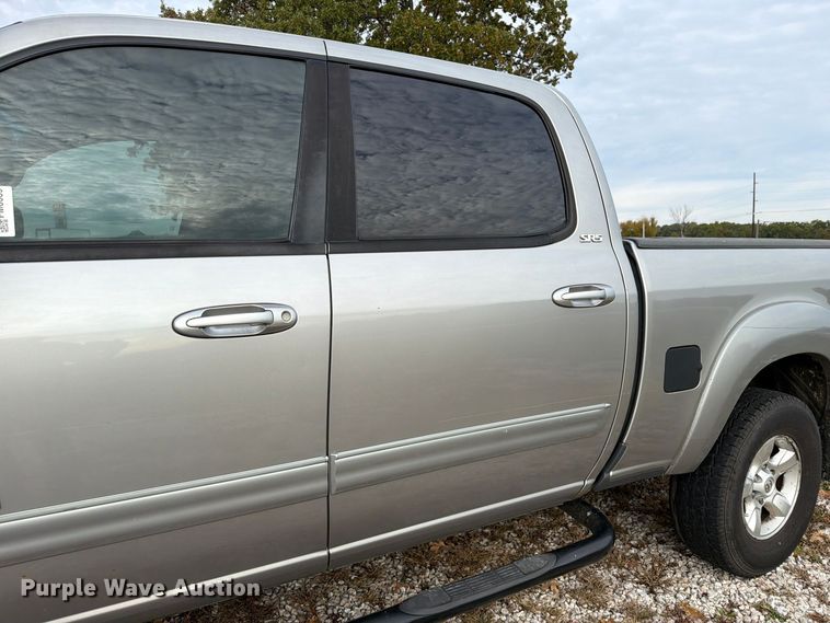 image for item FM6609 2005 Toyota Tundra SR5 Ext. Cab pickup truck