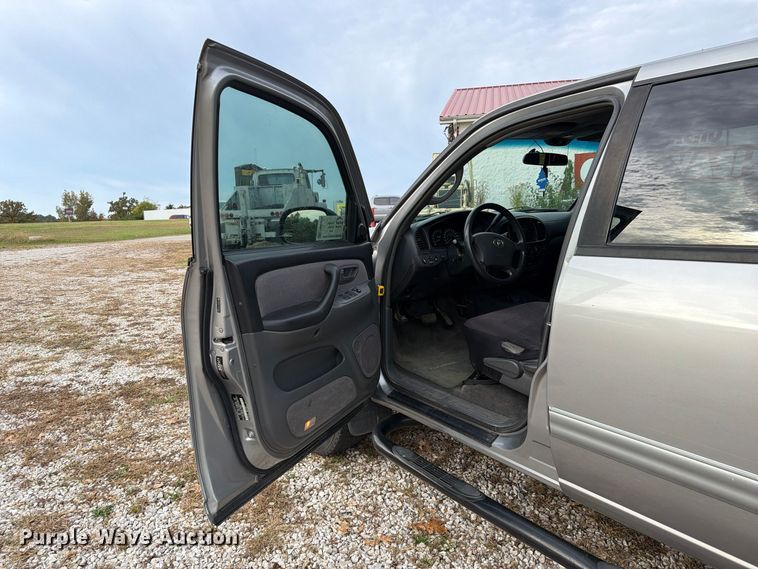 image for item FM6609 2005 Toyota Tundra SR5 Ext. Cab pickup truck