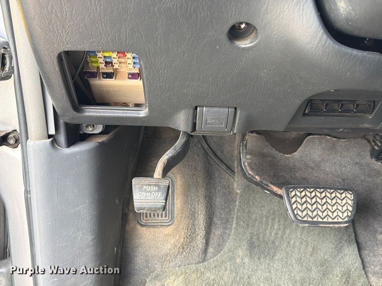 image for item FM6609 2005 Toyota Tundra SR5 Ext. Cab pickup truck