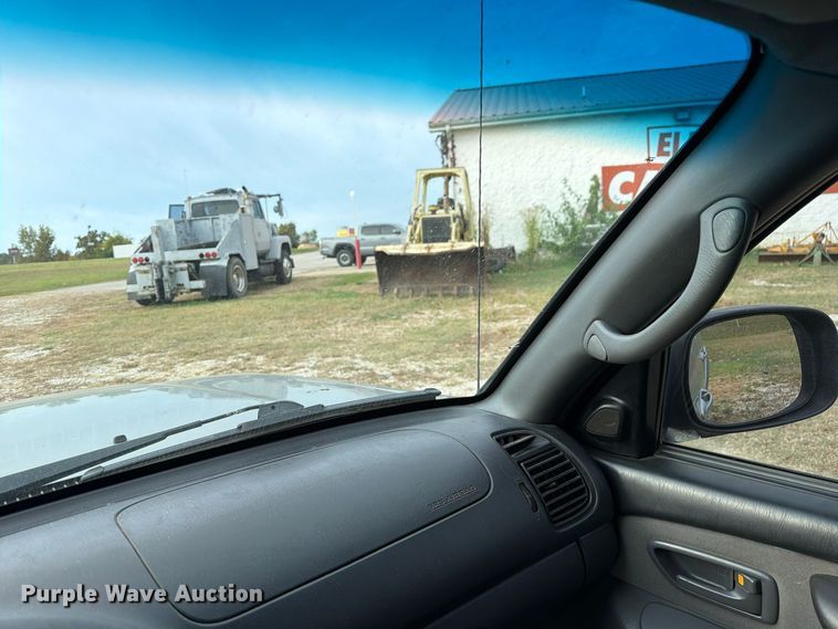 image for item FM6609 2005 Toyota Tundra SR5 Ext. Cab pickup truck