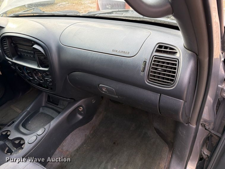 image for item FM6609 2005 Toyota Tundra SR5 Ext. Cab pickup truck