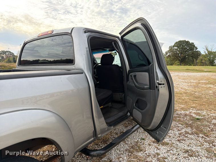 image for item FM6609 2005 Toyota Tundra SR5 Ext. Cab pickup truck