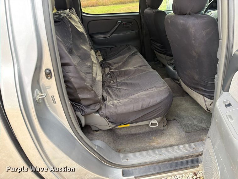 image for item FM6609 2005 Toyota Tundra SR5 Ext. Cab pickup truck