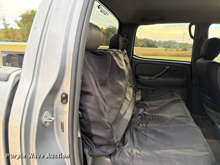 image for item FM6609 2005 Toyota Tundra SR5 Ext. Cab pickup truck