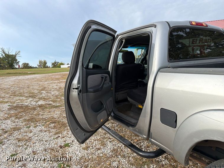 image for item FM6609 2005 Toyota Tundra SR5 Ext. Cab pickup truck