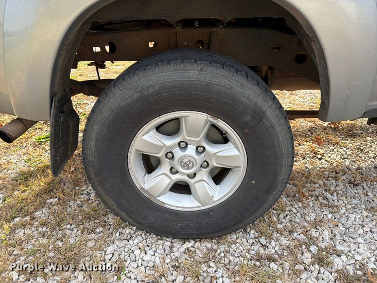 image for item FM6609 2005 Toyota Tundra SR5 Ext. Cab pickup truck