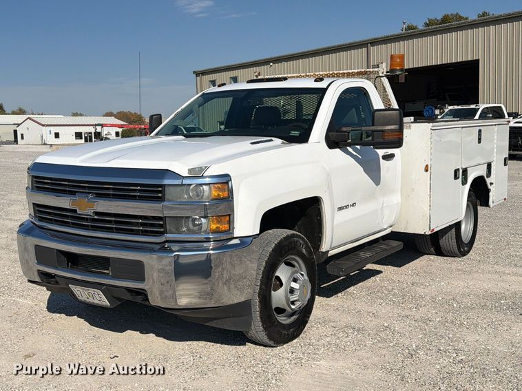 image for item FM6611 2015 Chevrolet Silverado 3500HD utility bed pickup truck