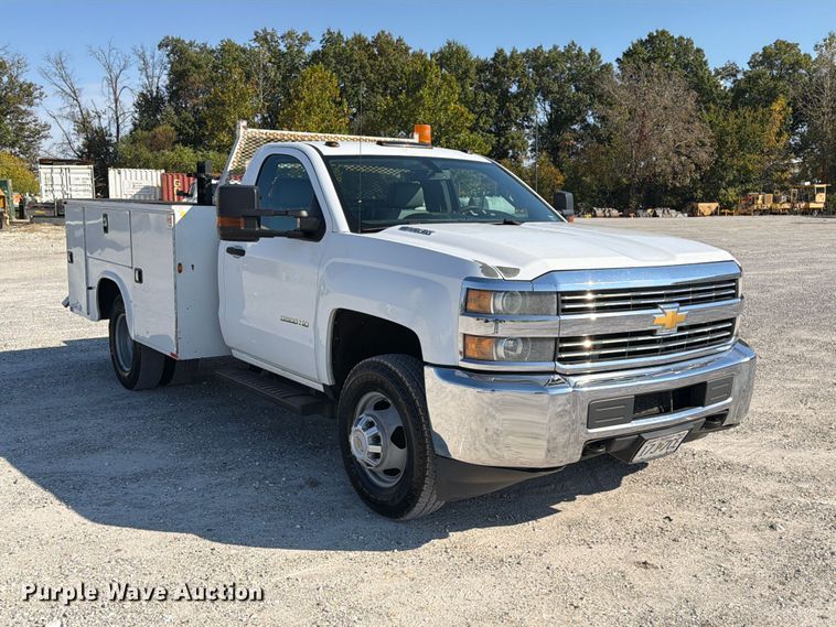 image for item FM6611 2015 Chevrolet Silverado 3500HD utility bed pickup truck