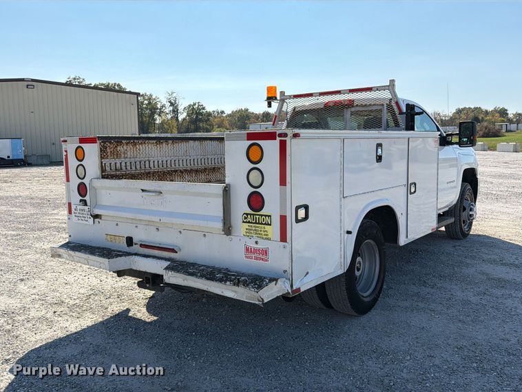 image for item FM6611 2015 Chevrolet Silverado 3500HD utility bed pickup truck