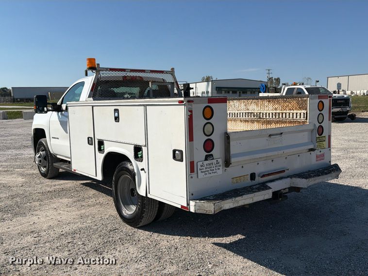image for item FM6611 2015 Chevrolet Silverado 3500HD utility bed pickup truck