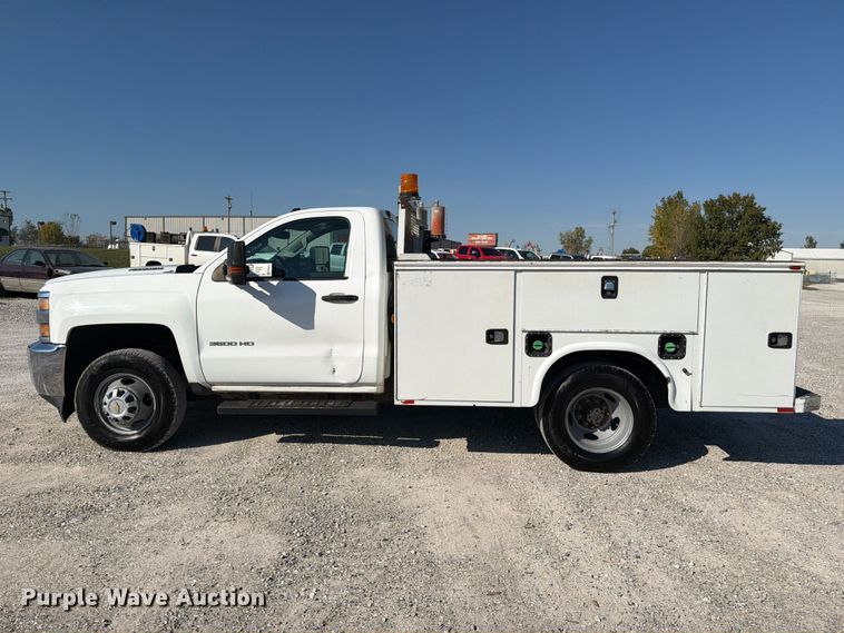 image for item FM6611 2015 Chevrolet Silverado 3500HD utility bed pickup truck