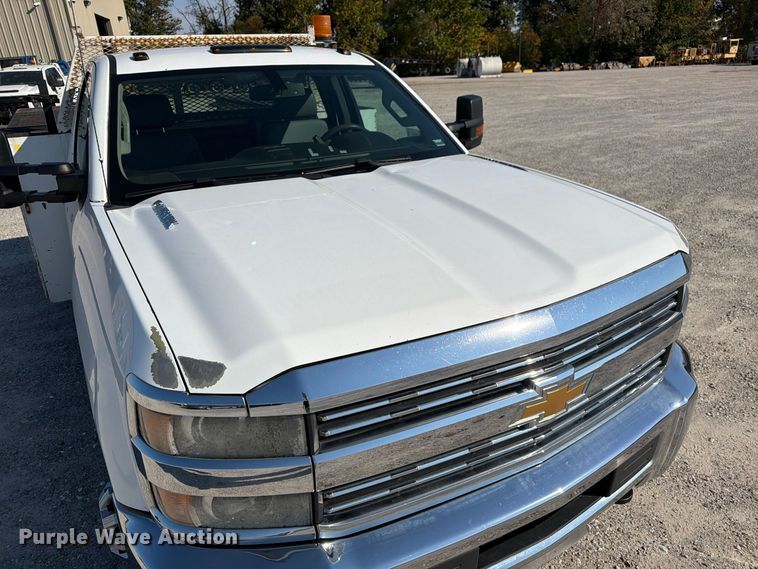 image for item FM6611 2015 Chevrolet Silverado 3500HD utility bed pickup truck