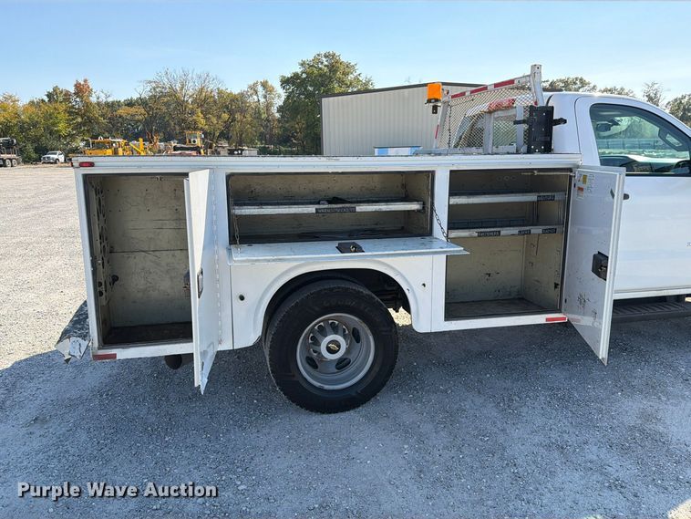 image for item FM6611 2015 Chevrolet Silverado 3500HD utility bed pickup truck