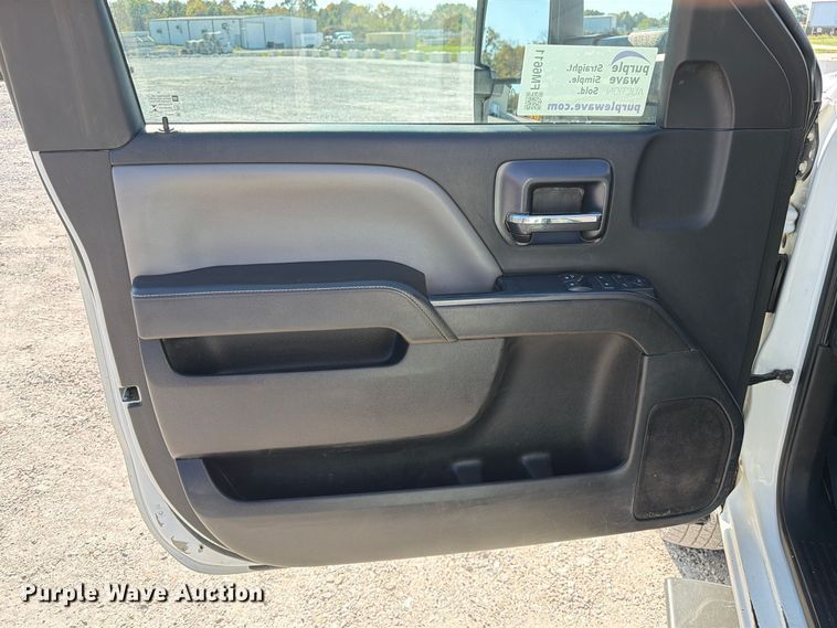 image for item FM6611 2015 Chevrolet Silverado 3500HD utility bed pickup truck