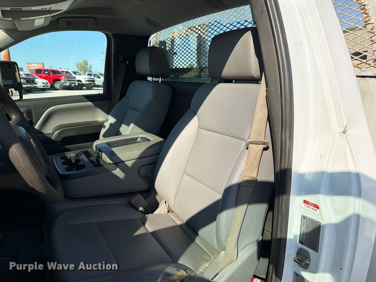 image for item FM6611 2015 Chevrolet Silverado 3500HD utility bed pickup truck