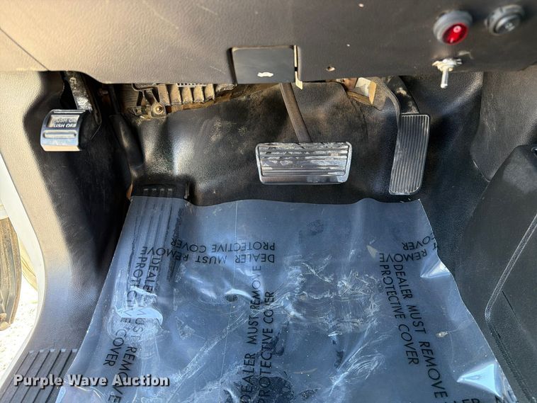image for item FM6611 2015 Chevrolet Silverado 3500HD utility bed pickup truck