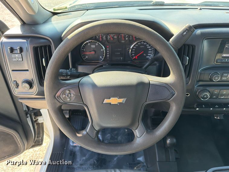 image for item FM6611 2015 Chevrolet Silverado 3500HD utility bed pickup truck