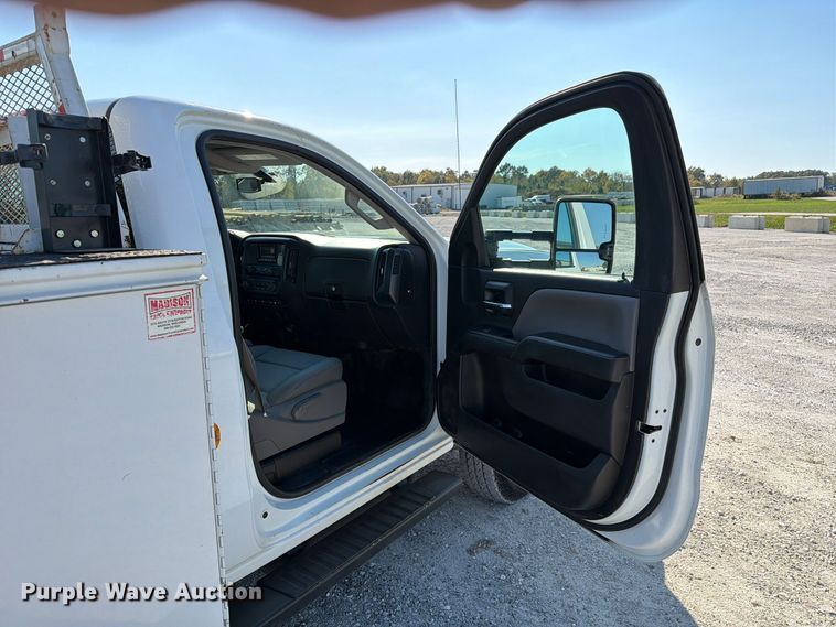 image for item FM6611 2015 Chevrolet Silverado 3500HD utility bed pickup truck