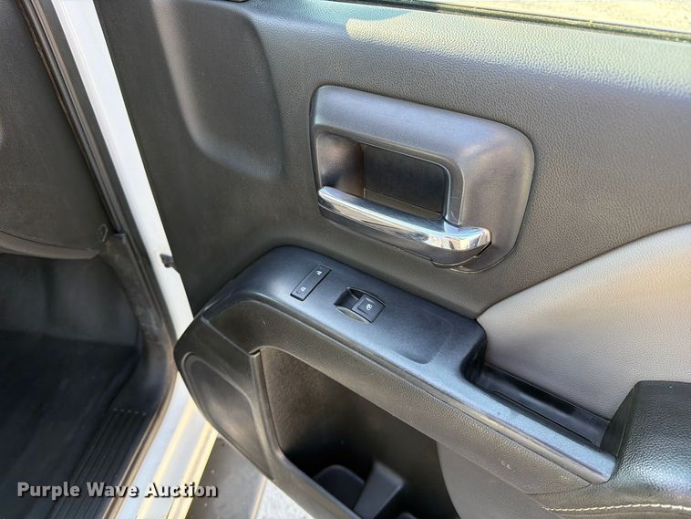 image for item FM6611 2015 Chevrolet Silverado 3500HD utility bed pickup truck