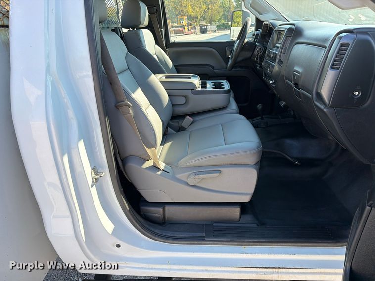 image for item FM6611 2015 Chevrolet Silverado 3500HD utility bed pickup truck