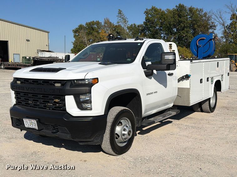 image for item FM6612 2022 Chevrolet Silverado 3500HD utility bed pickup truck