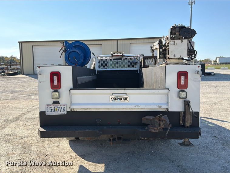 image for item FM6612 2022 Chevrolet Silverado 3500HD utility bed pickup truck
