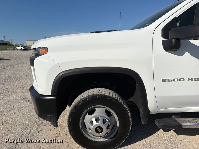 image for item FM6612 2022 Chevrolet Silverado 3500HD utility bed pickup truck