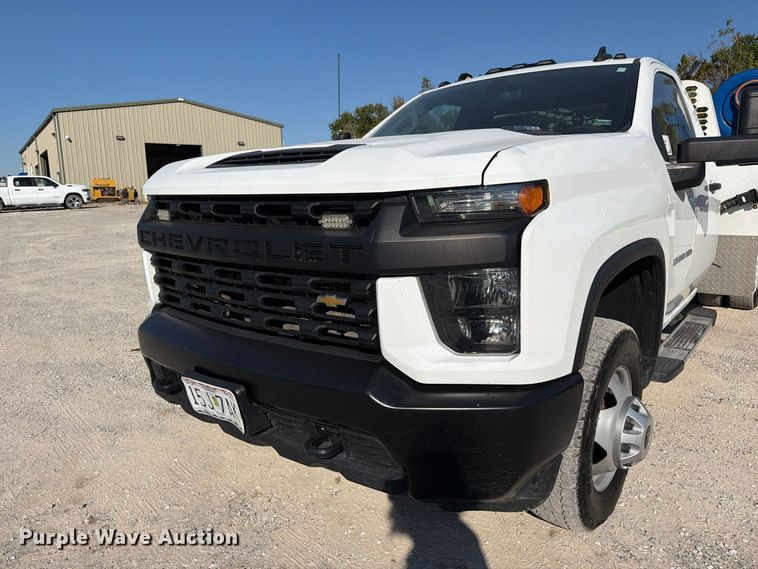image for item FM6612 2022 Chevrolet Silverado 3500HD utility bed pickup truck