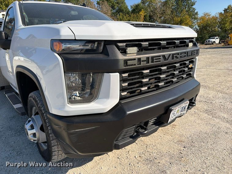 image for item FM6612 2022 Chevrolet Silverado 3500HD utility bed pickup truck