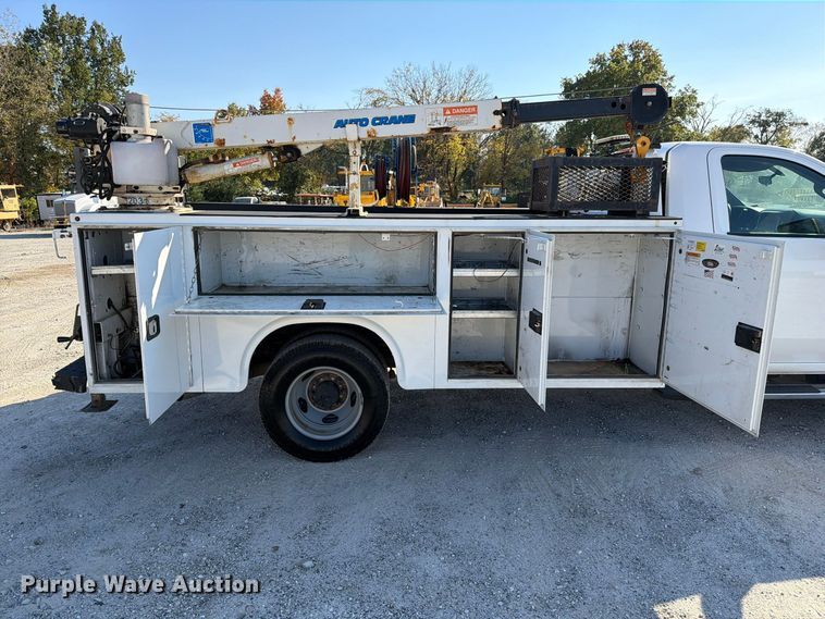 image for item FM6612 2022 Chevrolet Silverado 3500HD utility bed pickup truck