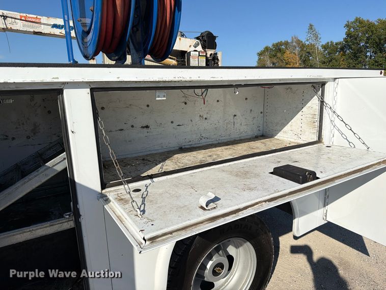 image for item FM6612 2022 Chevrolet Silverado 3500HD utility bed pickup truck