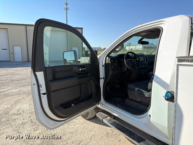 image for item FM6612 2022 Chevrolet Silverado 3500HD utility bed pickup truck