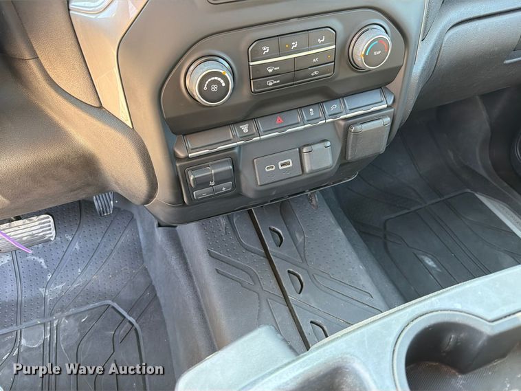 image for item FM6612 2022 Chevrolet Silverado 3500HD utility bed pickup truck