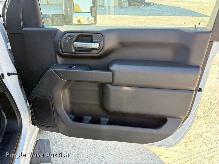 image for item FM6612 2022 Chevrolet Silverado 3500HD utility bed pickup truck