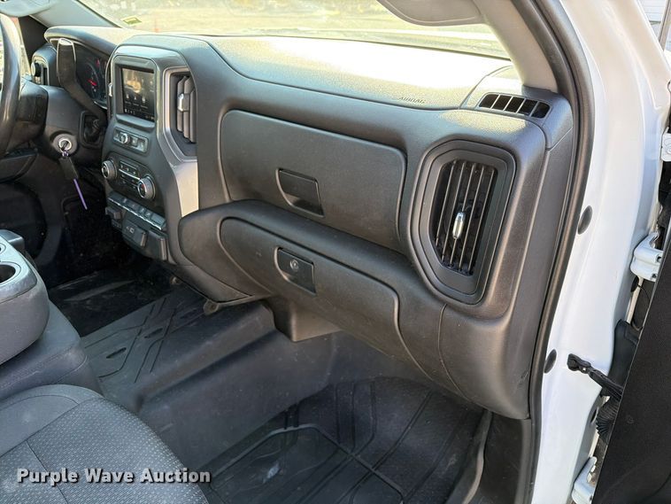 image for item FM6612 2022 Chevrolet Silverado 3500HD utility bed pickup truck