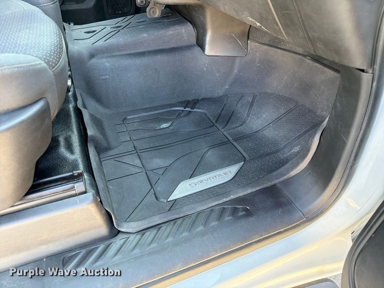 image for item FM6612 2022 Chevrolet Silverado 3500HD utility bed pickup truck