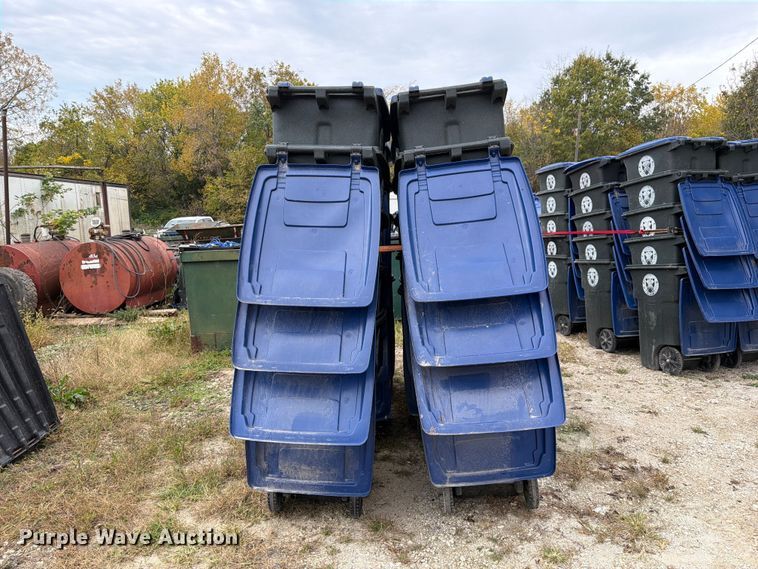image for item FM6625 (30) trash cans