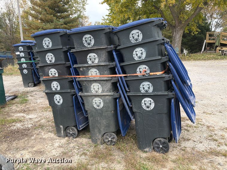 image for item FM6625 (30) trash cans